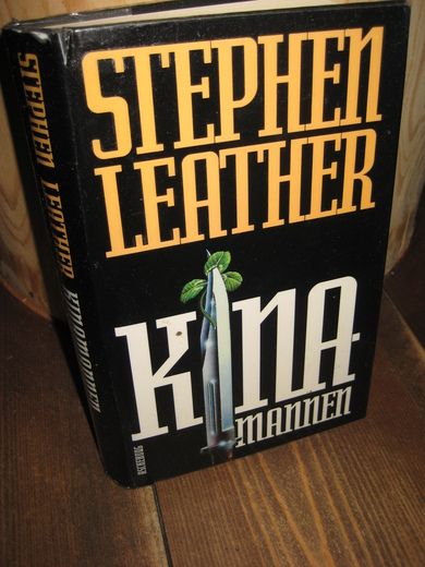 LEATHER, STEPHEN: KINA MANNEN. 1993.