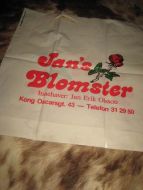 Pent plastnett fra JANS BLOMSTER, KONG OSCARSGT 43, Tlf 312950, BERGEN,  60 tallet. Sandvik, 60-70 tallet.