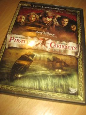 PIRATES OF THE CARIBIEN. 2 DISK, AT WORLDS END. 