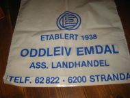 Plastnett fra ODDLEIV EMDAL, ASS. LANDHANDEL, STRANDA. 60-70 tallet. 