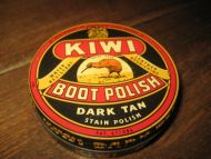 Strøken boks med inntørka innhold, KIWI BOOT POLISH, 70 tallet. 