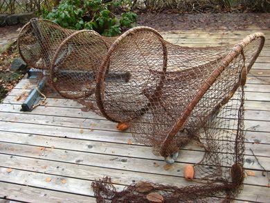 Fiskeruse fra forige århundreskifte. Meget godt bevart, trass sin høge alder.