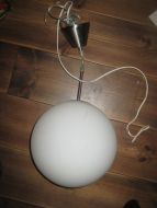 Stor taklampe med kuppel i krus, ca 23 cm i diameter. 60 tallet