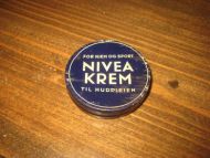 Boks uten innhold, NIVEA KREM, CA 6 CM I DIAMETER, fra Alf Nølke, Oslo, 50 tallet