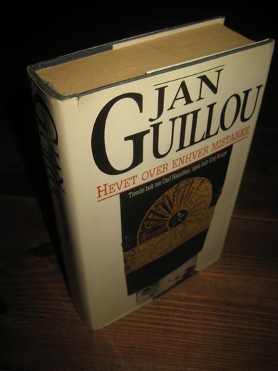 GUILLOU, JAN: HEVET OVER ENHVER MISTANKE. 1997. 