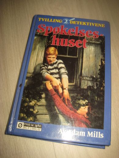 Mills: Spøkelses huset. Bok nr 2, 1989.