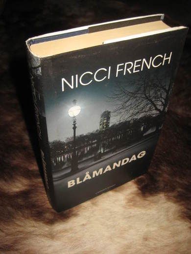 FRENCH, NICCI: BLÅMANDAG. 2012.