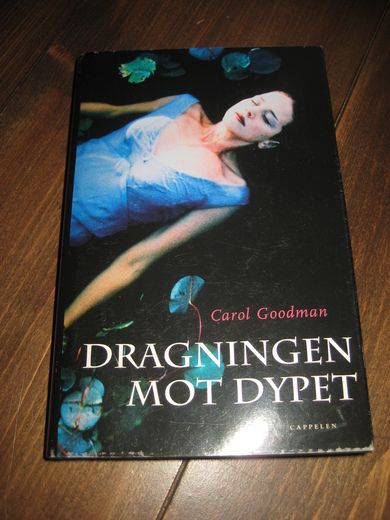 Goodman: DRAGNINGEN MOT DYPET. 2003.