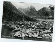 Åndalsnes. Romsdalshorn i bakgrunnen.