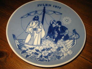 1977, Porsgrunn juleplatte. Ca 17.5 cm i diameter, meget pen. 