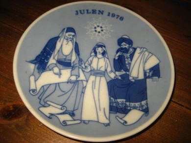 1976, Porsgrunn juleplatte. Ca 17.5 cm i diameter, meget pen. 