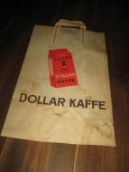 Berepose fra eldre krambod, DOLLAR KAFFE. Ca 50 cm høg. 50-60 tallet.