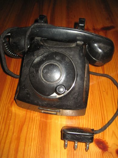 Gammel og nostalgisk telefon, 50-60 tallet.