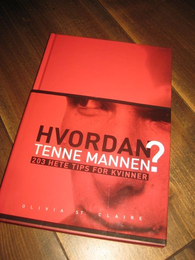 CLAIRE: HVORDAN TENNE MANNEN?  2002.